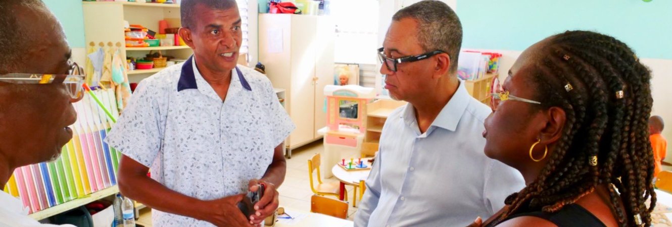 Poursuite de la visite des écoles 