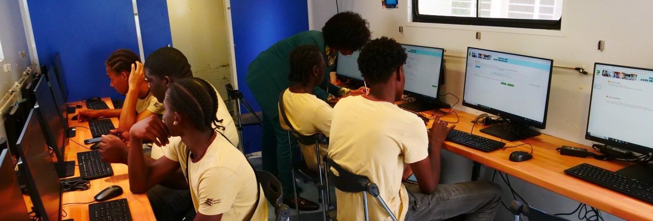 Stage régional, Jeunes en entreprise