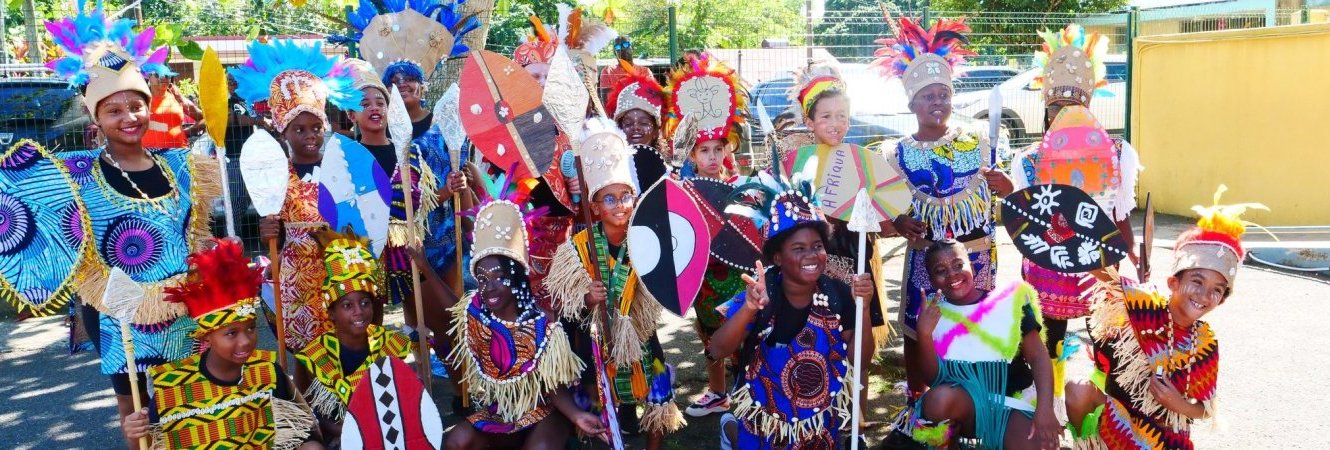 Revivez le carnaval des élèves de l'école de Castel - Jules Auguste BEGARIN