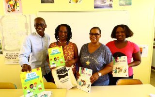 Remise de nouveaux manuels scolaires