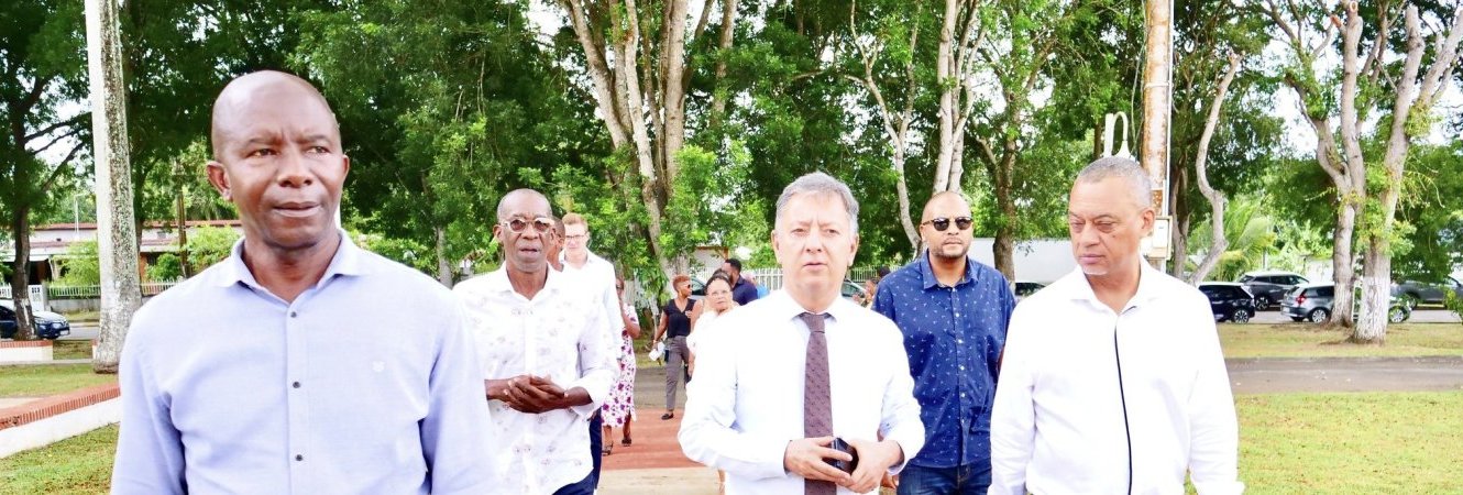 Visite de M. Maurice TUBUL, Sous-Préfet, Secrétaire Général de la Région Guadeloupe.