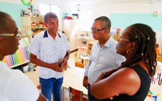 Poursuite de la visite des écoles 